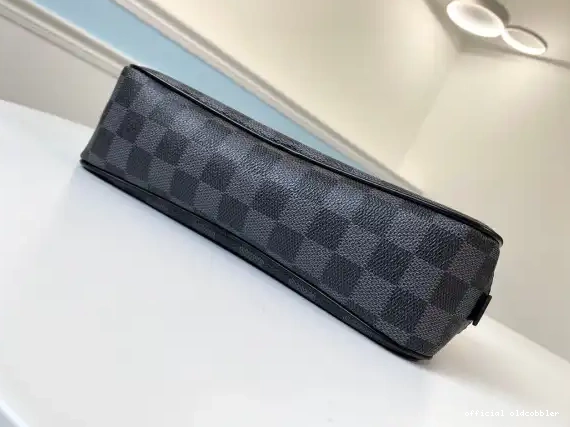 Official oldcobbler GM LOUIS TOILETRY VUITTON POUCH 0514